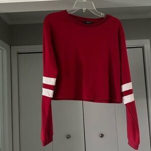 Sporty red crop sweatshirt